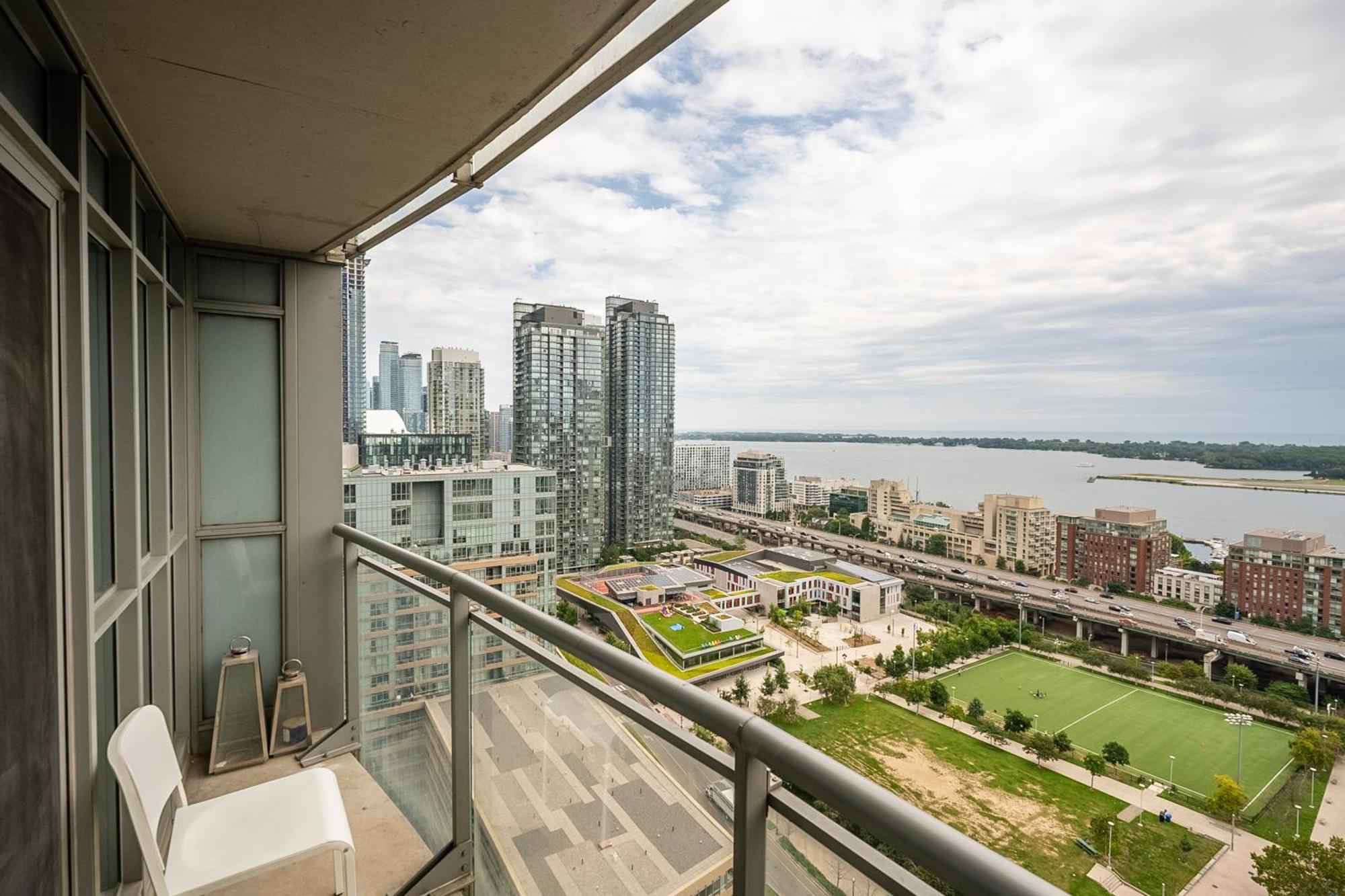 Globalstay Elegant Downtown Apartments Торонто Экстерьер фото