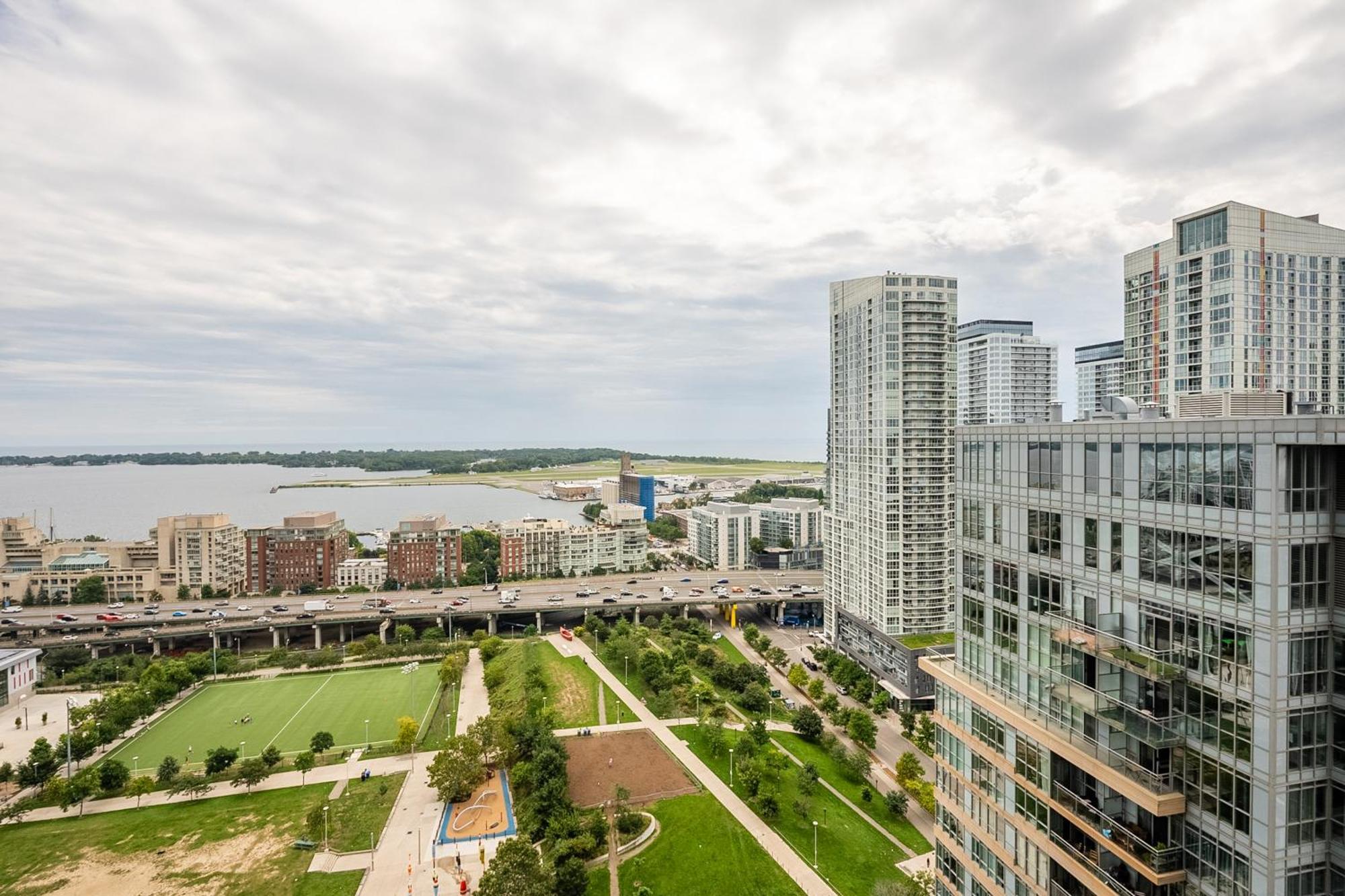 Globalstay Elegant Downtown Apartments Торонто Экстерьер фото