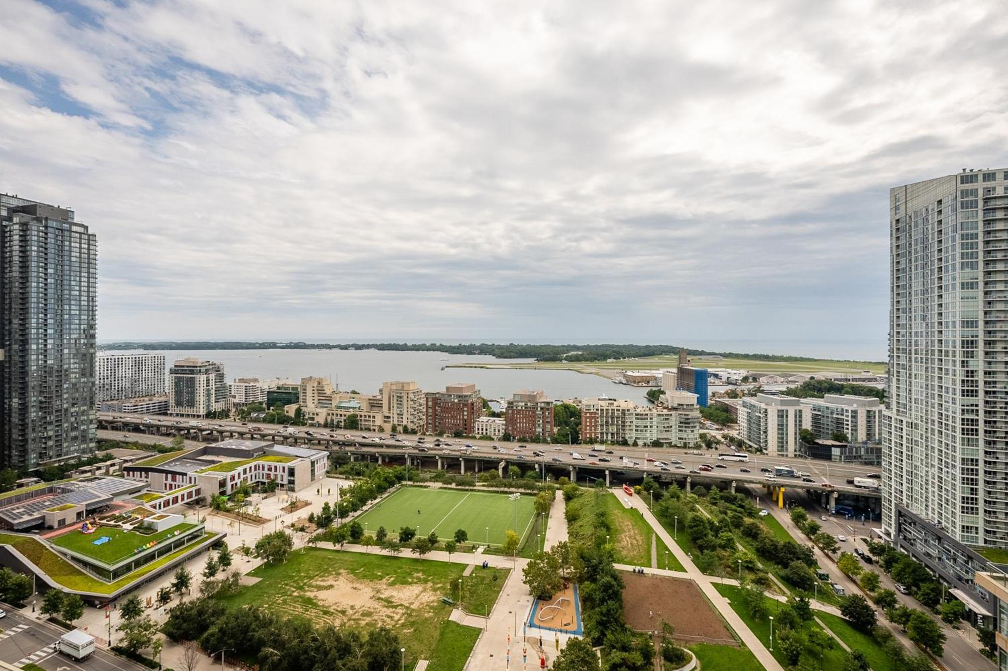 Globalstay Elegant Downtown Apartments Торонто Экстерьер фото