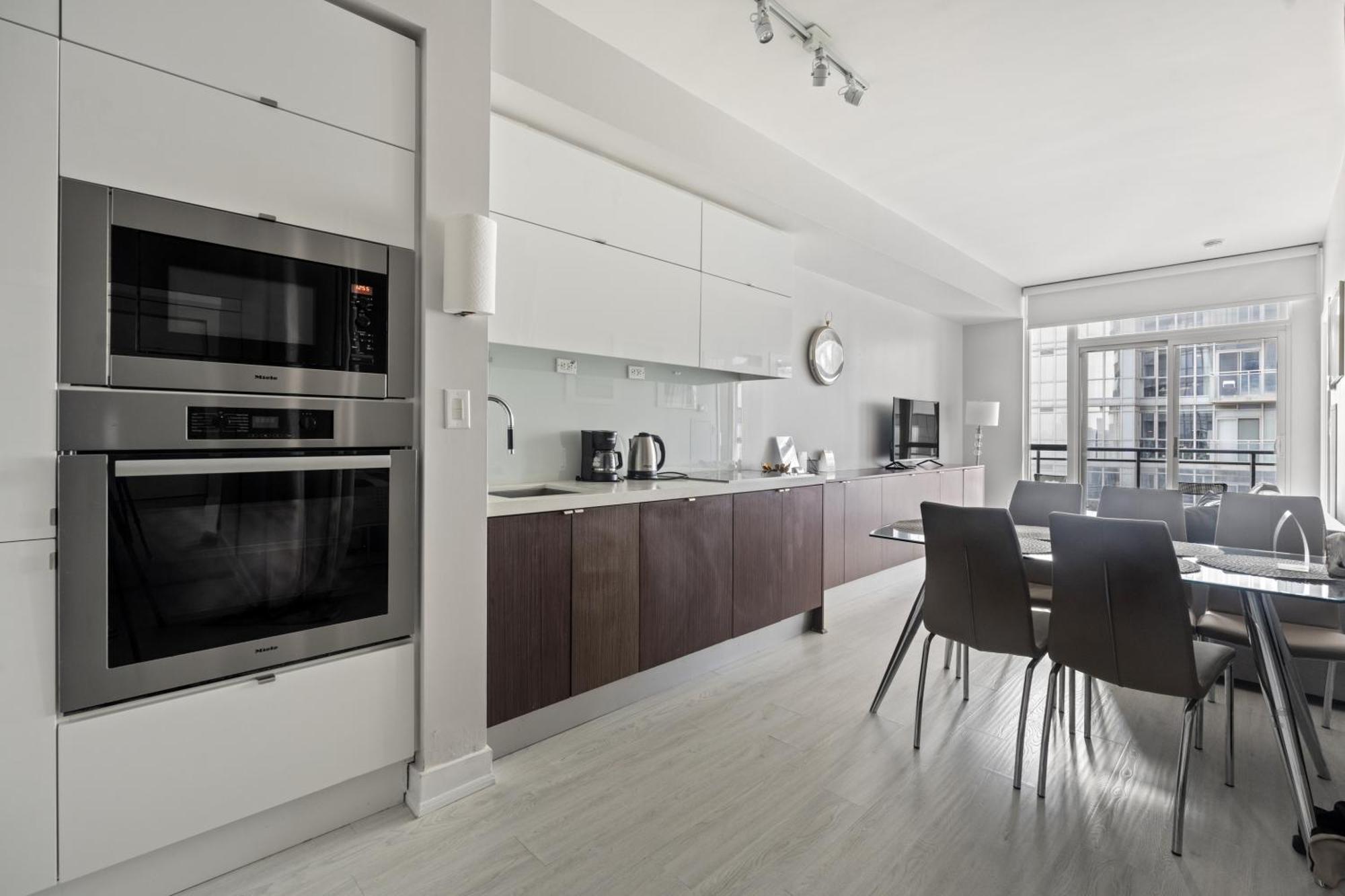 Globalstay Elegant Downtown Apartments Торонто Экстерьер фото