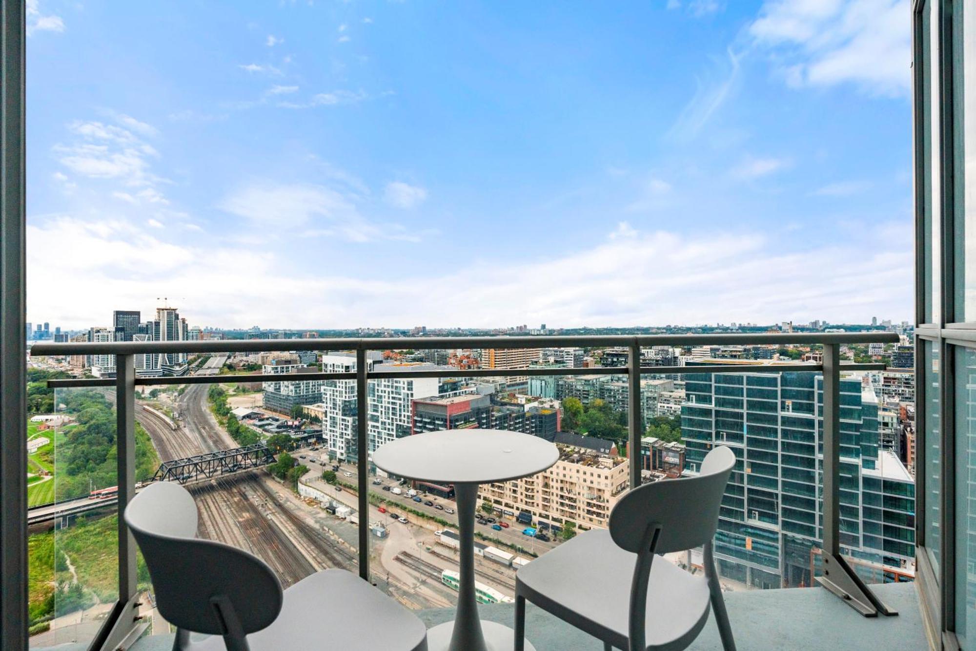 Globalstay Elegant Downtown Apartments Торонто Экстерьер фото