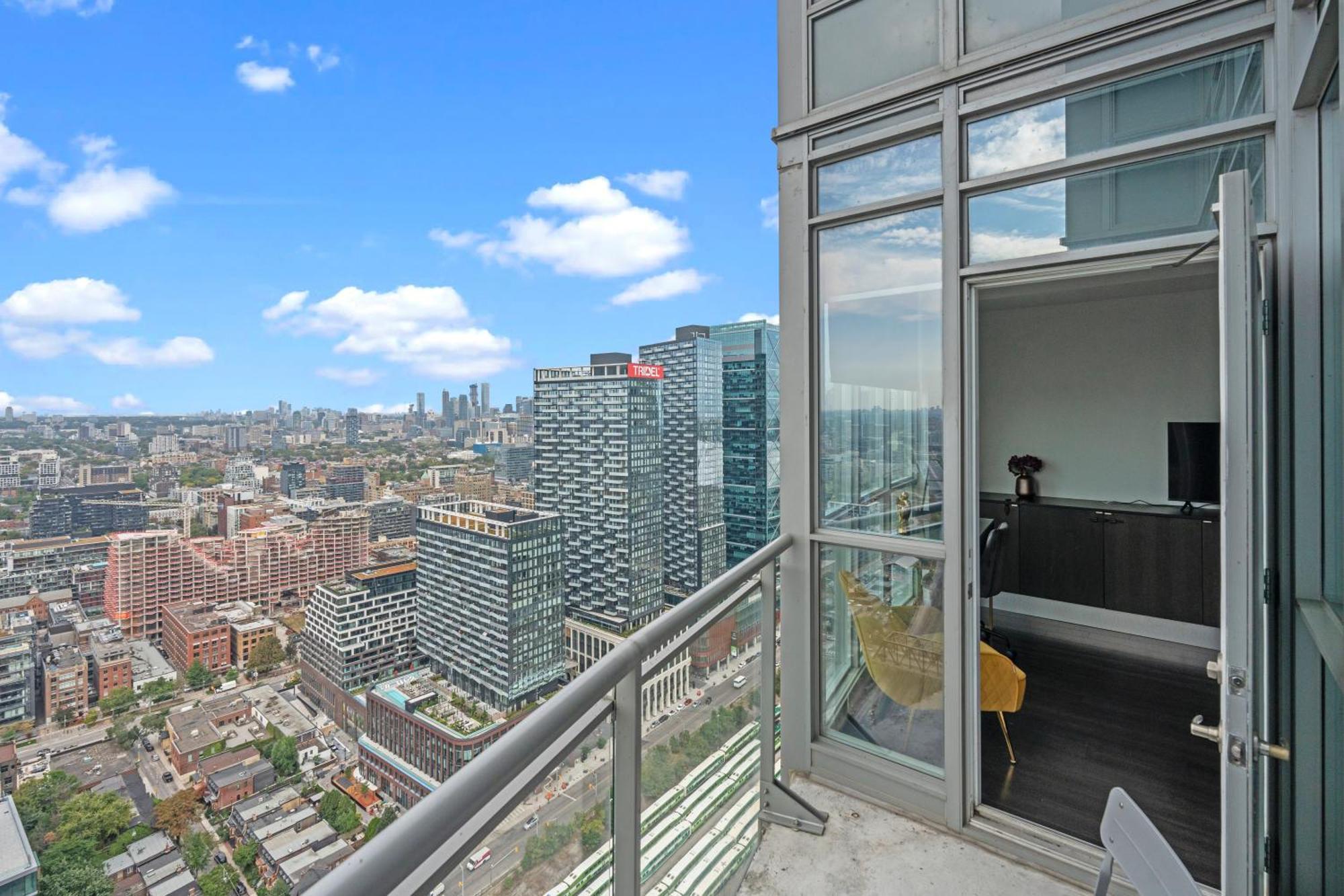 Globalstay Elegant Downtown Apartments Торонто Экстерьер фото