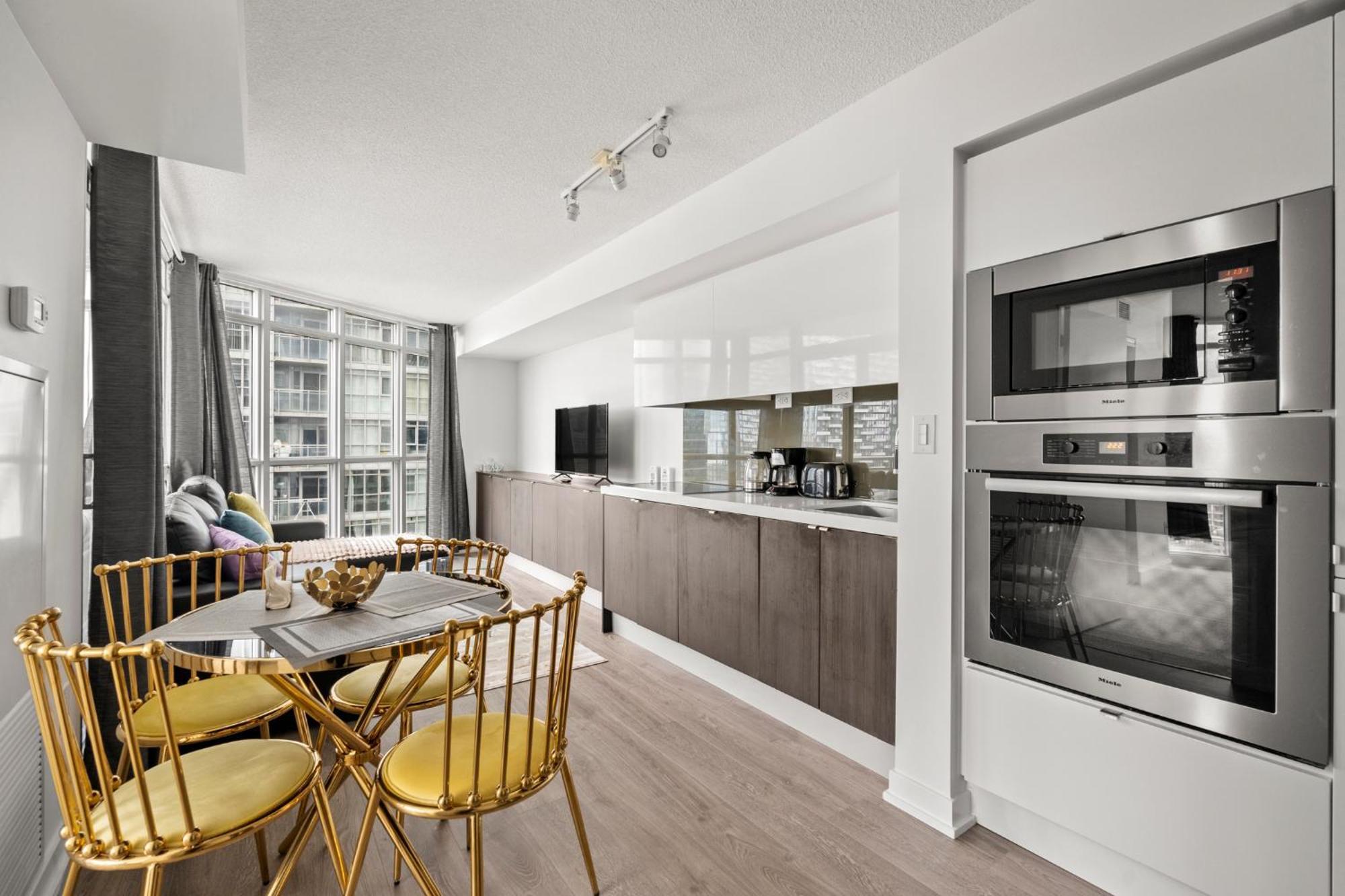 Globalstay Elegant Downtown Apartments Торонто Экстерьер фото